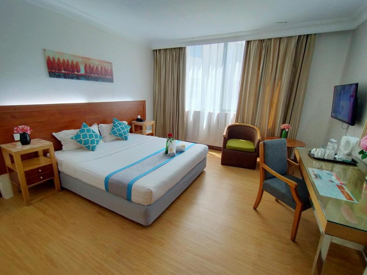 Tang Dynasty Hotel Kota Kinabalu Buitenkant foto